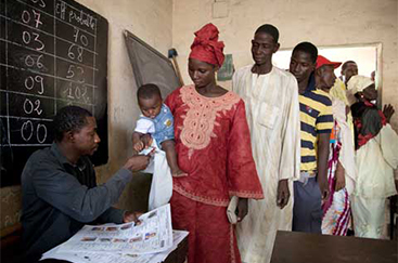 Malians line up at a polling station